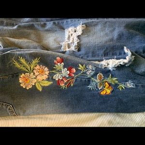 Jeans with flower design